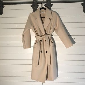 Medium weight double breasted coat
